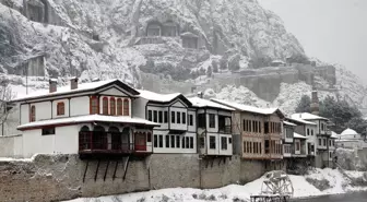 Amasya'da bahar ortasında kar sürprizi