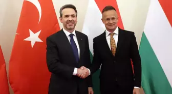 Alparslan Bayraktar Macaristan'da Enerji İşbirliği Anlaşmaları İmzaladı