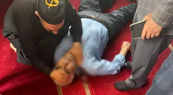 Mardin'de Cami İçinde Bıçaklı Saldırı