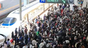 Çin'de İşçi Bayramı'nda 144 Milyon Tren Seyahati Bekleniyor