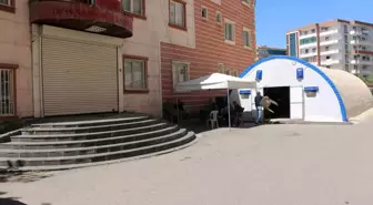 Diyarbakır'da Aileler HDP Önünde Oturma Eylemi Başlattı