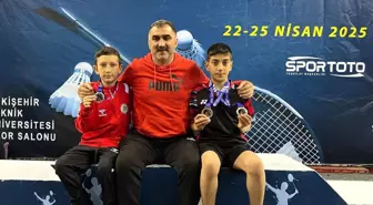 Erzincanlı Genç Yetenekler Badminton Şampiyonası'nda 3 Madalya Kazandı