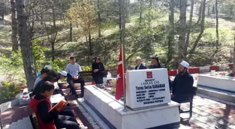 Öğrenciler helikopter kazasında şehit düşen Selim Karaman'ı dualarla andı