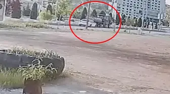 Mardin'de Otomobil Traktöre Bağlı Su Tankerinin Altına Girdi