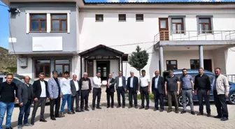 Sason'da Halk, İlçe Özel İdare Müdürü Mutalip Çelik'i Ödüllendirdi