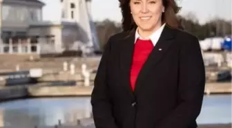 Şima Açan, Kanada'nın İlk Türk Vekili Oldu