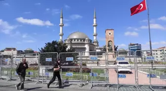 Taksim Meydanı'nda 1 Mayıs İçin Güvenlik Önlemleri Artırıldı