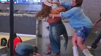 Ünlü şarkıcının konserinde VIP misafirler arasında şiddetli kavga çıktı