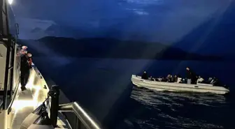 Marmaris Açıklarında 12 Düzensiz Göçmen Kurtarıldı