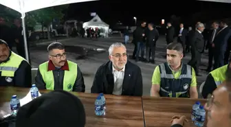 Bakan Işıkhan, 1 Mayıs Emek ve Dayanışma Günü'nü İşçilerle Kutladı
