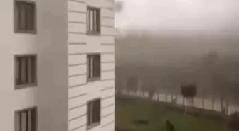 Bingöl'de Fırtına Çatıları Uçurdu, Bir Çocuk Şans Eseri Kurtuldu