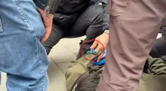 Çantasından makas çıkan göstericinin cevabı polisi bile şaşırttı: Burun kıllarımı alıyorum