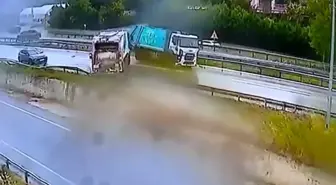 Büyükçekmece'de Yağmur Kazası: Kamyon ve Çöp Kamyonları Bariyerlere Çarptı