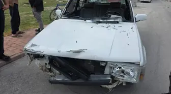 Elektrikli motosikletle otomobil çarpıştı: Sürücünün gözü çıktı