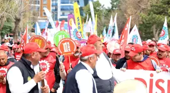 Kırşehir'de 1 Mayıs Yürüyüşü: İşçi Haklarına Dikkat Çekildi