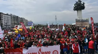 İzmir'de 1 Mayıs Emek ve Dayanışma Günü kutlandı