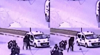 Tarsus'ta Motosiklet Sürücüsü Trafikte Kaskla Saldırdı