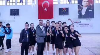 Kastamonu Üniversitesi Kadın Futsal Takımı Namağlup Şampiyon Oldu