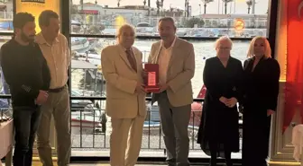 Kuşadası Ticaret Odası'nda 10 Yıl ve Üzeri Görev Yapan Üyelere Plaket Verildi