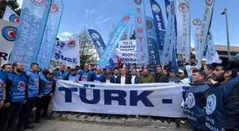 TÜRK-İŞ, 1 Mayıs Emek ve Dayanışma Günü'nü Kutladı