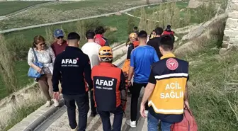 Van Kalesi'nde Düşen 68 Yaşındaki Kadın Kurtarıldı