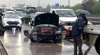 Kocaeli'de Yağışlı Havada Trafik Kazası: 1 Yaralı