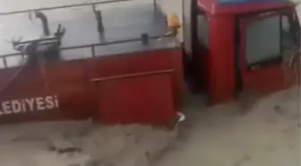 Ayaş'ta Sağanak Sele Neden Oldu: İtfaiye Aracı Kayıp
