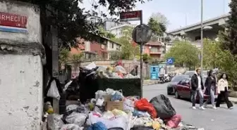 Maaş krizi çözülemedi, Beşiktaş'ta çöp dağları oluştu