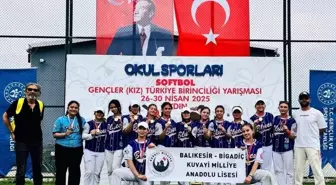 Bigadiç Kuvayi Milliye Anadolu Lisesi Softbol Kız Takımı Türkiye Şampiyonu Oldu