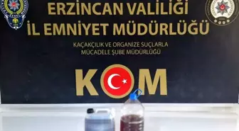 Erzincan'da Kaçak İçki Baskını: 8 Litre El Yapımı Viski Ele Geçirildi