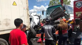 Filipinler'de Yolcu Otobüsü Kazası: 10 Ölü, 30 Yaralı