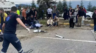 Karşı şeride geçip yan yattı! Isparta'da can pazarı: 15 kişi yaralandı
