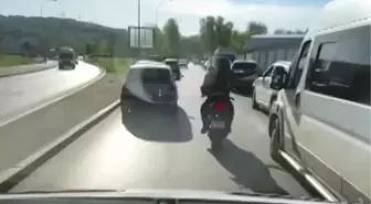 Motosikletli Sürücünün Ambulansa Yardımı Kameraya Yansıdı