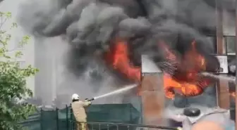 Pendik'te Yangın Paniği: 7 Katlı Binanın Alt Katında Çıktı