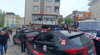 Sancaktepe'de Otomobil Telefoncu Dükkanına Girdi