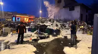 Kayseri'de Hurdalığa Yıldırım Düşmesi Sonucu Yangın Çıktı