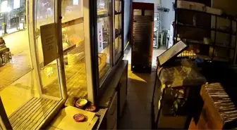 Adana'da Hafif Ticari Araçla İş Yerlerine Silahlı Saldırı