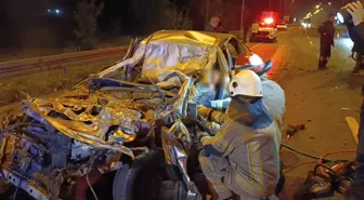 Bursa'da Feci Kaza: Otomobil Kamyon Altına Girdi, Sürücü Ağır Yaralı