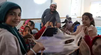 İmam Mustafa Demir, Çocuklara Camiyi Sevdirerek 100 Çocuğun Namazda Olmasını Sağladı
