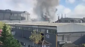 Esenyurt'ta 3 katlı tekstil fabrikasında yangın