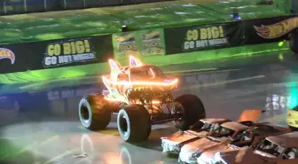 Hot Wheels Monster Trucks Live İstanbul'da İzleyicilerle Buluştu