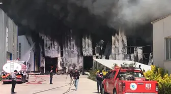 Kauçuk fabrikasında yangın, patlama sesleri duyuldu