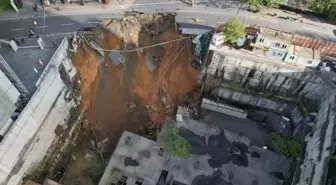 Sarıyer'de yol çökmesi! Büyüklüğü gün ağarınca ortaya çıktı
