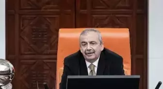 Sırrı Süreyye Önder renkli kişiliğiyle biliniyordu