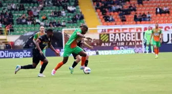 Alanyaspor, Kayserispor'u İlk Yarıda Öne Geçirdi
