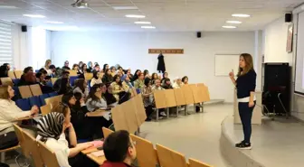 Topluluk Önünde Konuşma Eğitimi: Etkili İletişim İçin İpuçları