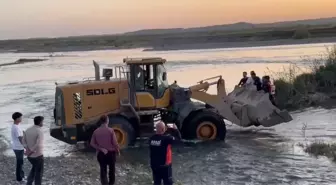 Batman Çayı'nda Piknik Yapan 25 Kişi Mahsur Kaldı