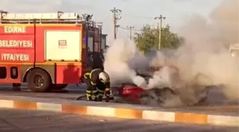 Edirne'de Kaza Sonrası Alev Alan Otomobili Terk Eden Sürücü Kayboldu