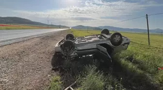 Gaziantep'te Otomobil Şarampole Devrildi: 4 Yaralı