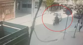 İnegöl'de Motosiklet ile Otomobil Kafa Kafaya Çarpıştı